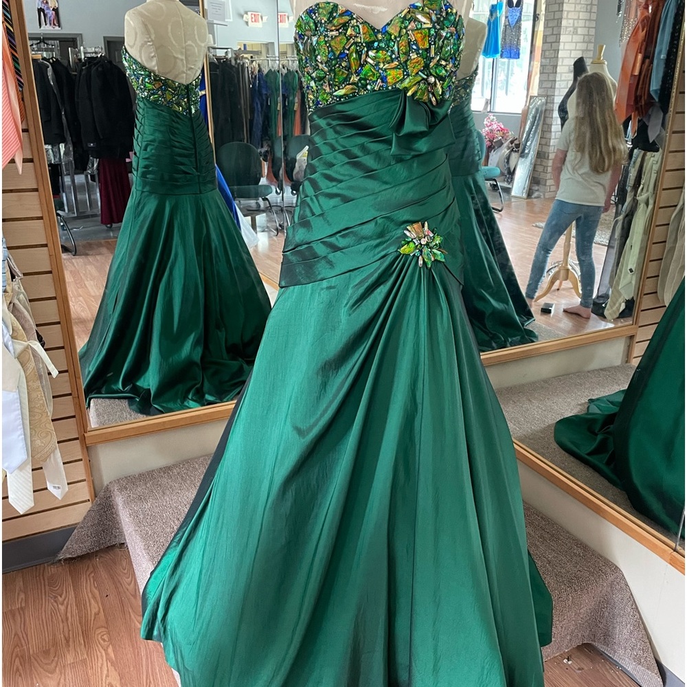 Green Formal Gown by BLUSH with Multi colored stones Size 8 WSL FREE SHIRT